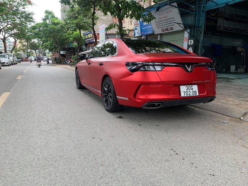 VinFast Lux A Premium 2022 đỏ