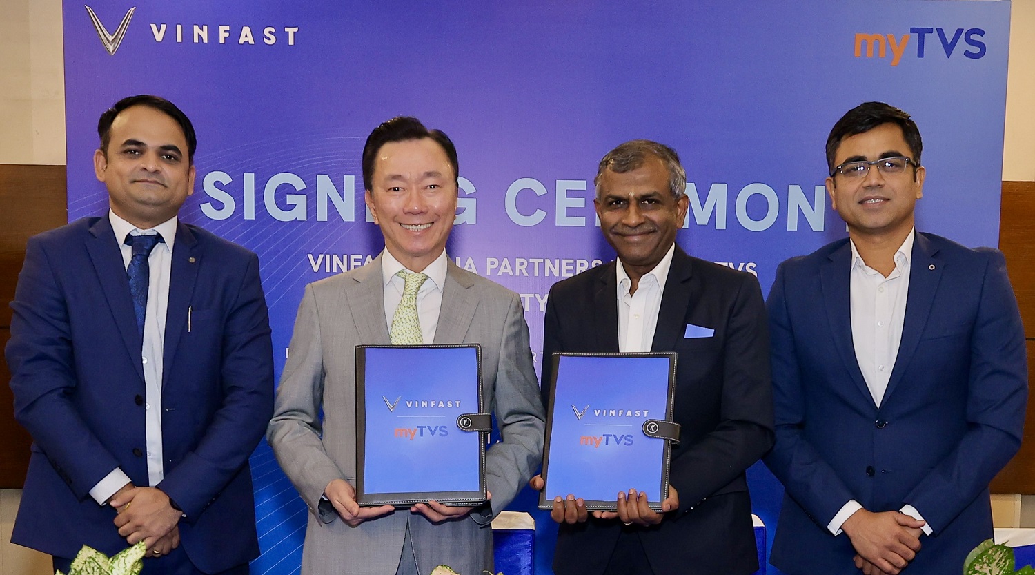 VinFast Ký Kết Hợp Tác Với myTVS Nhằm Phát Triển Mạng Lưới Dịch Vụ Hậu Mãi Toàn Diện Tại Ấn Độ VinFast Ký Kết Hợp Tác Với myTVS Nhằm Phát Triển Mạng Lưới Dịch Vụ Hậu Mãi Toàn Diện Tại Ấn Độ